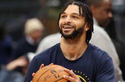 硬汉贾马尔·穆雷：带伤奋战，力助掘金逆转奇才