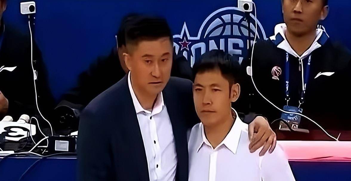 14分3前场篮板!陈国豪首秀成功,水货状元撕掉标签硬刚文班,马刺119-88广州队