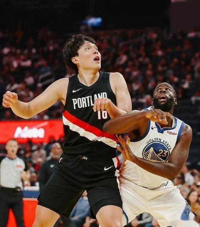 NBA战报:勇士12-123翻盘开拓者!库里16+11