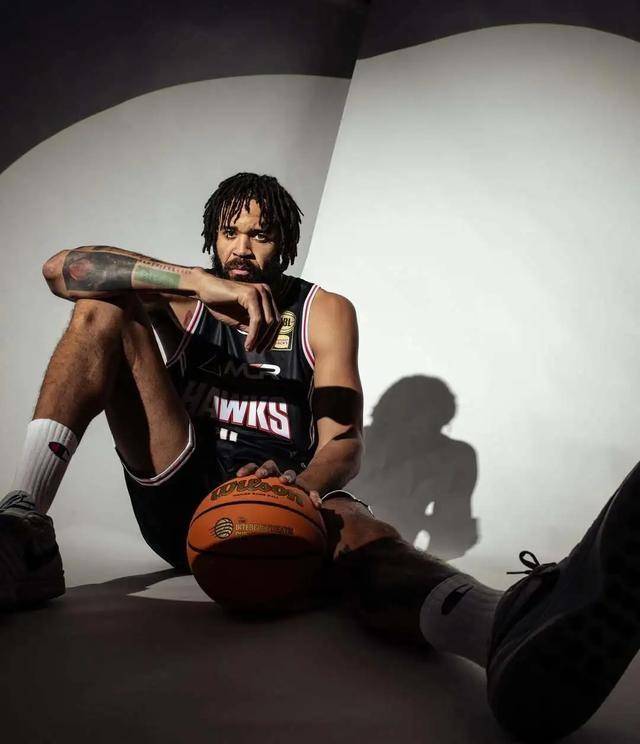 32+13！麦基狂砍两双首秀！NBA三冠中锋实力尽显