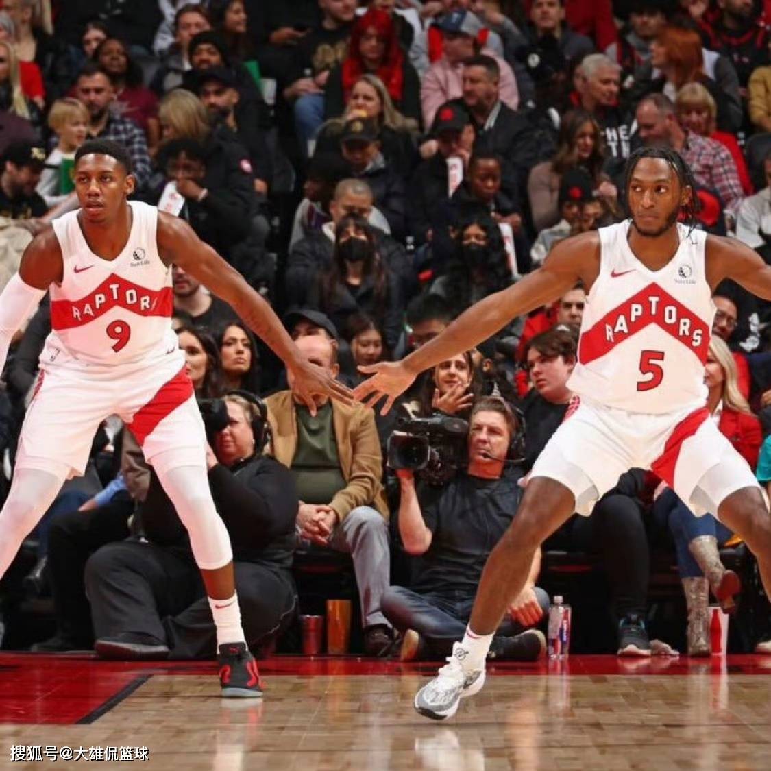 美媒提议灰熊6换2,拿下巴雷特,顶替德斯蒙德贝恩