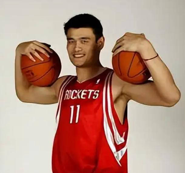 姚明:休斯顿火箭队历史第二伟大的巨星