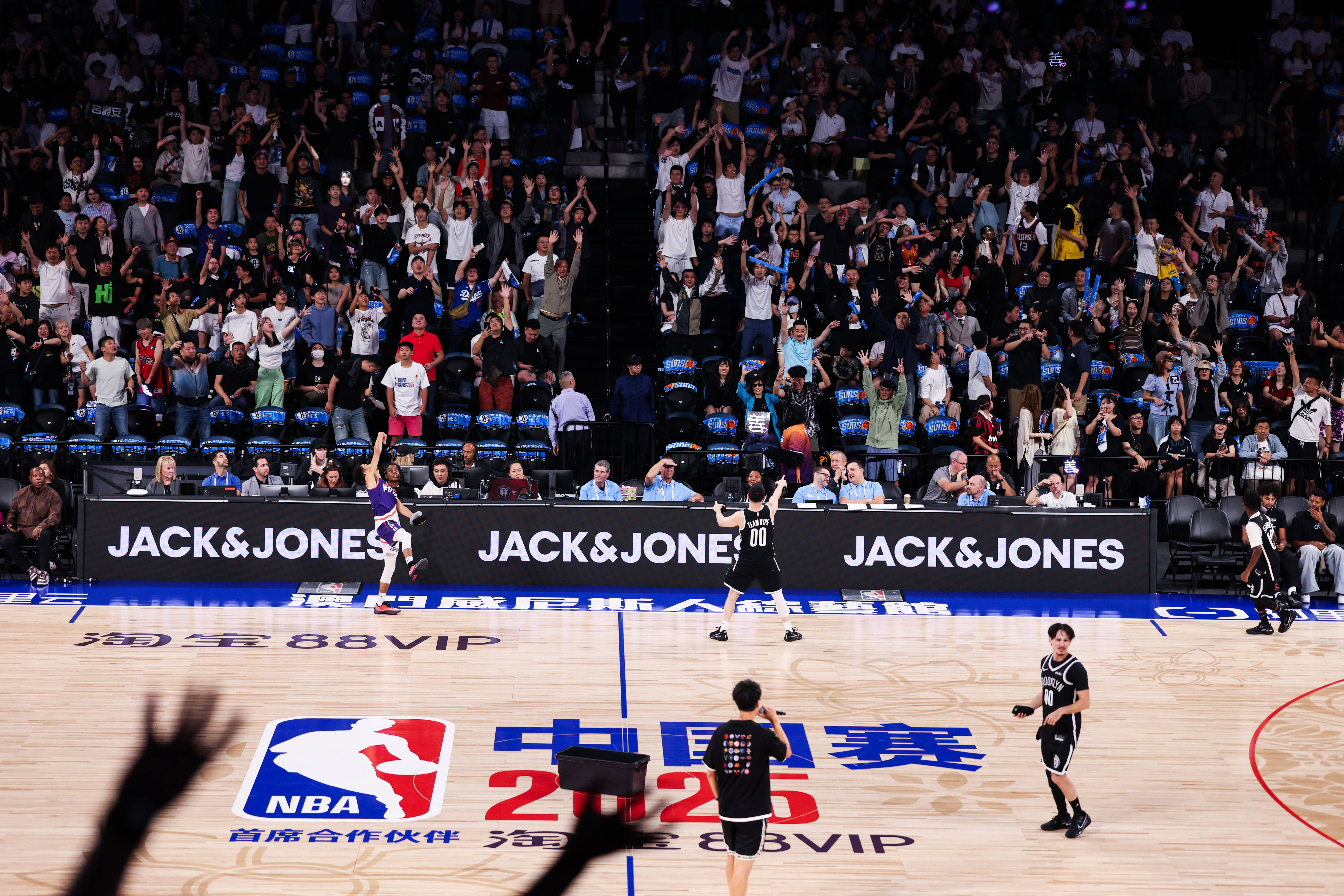 【向上穿越·无界登场】NBA中国官方市场合作伙伴JACK & JONES,赋能NBA中国赛2025