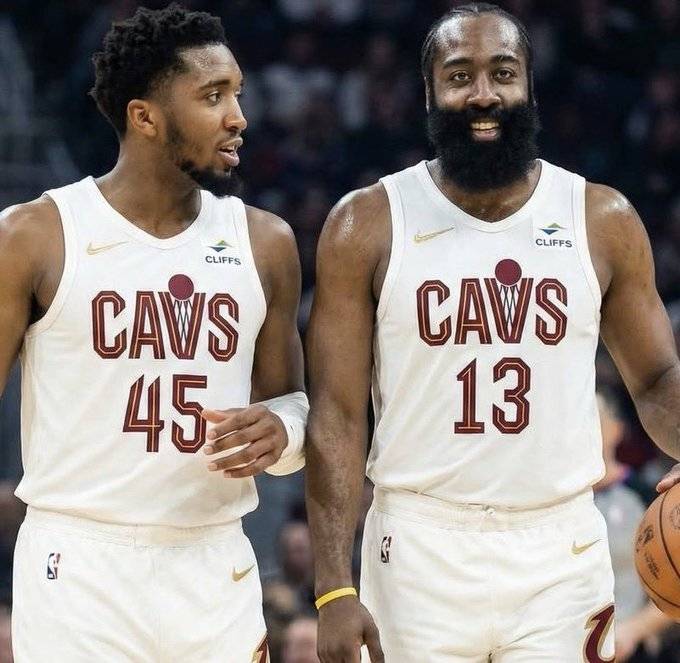 哈登重磅交易官宣！骑士今夏猛追詹姆斯：哈登米切尔将出面招募他