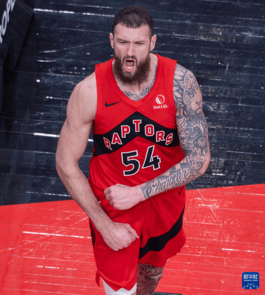 NBA常规赛：猛龙胜魔术